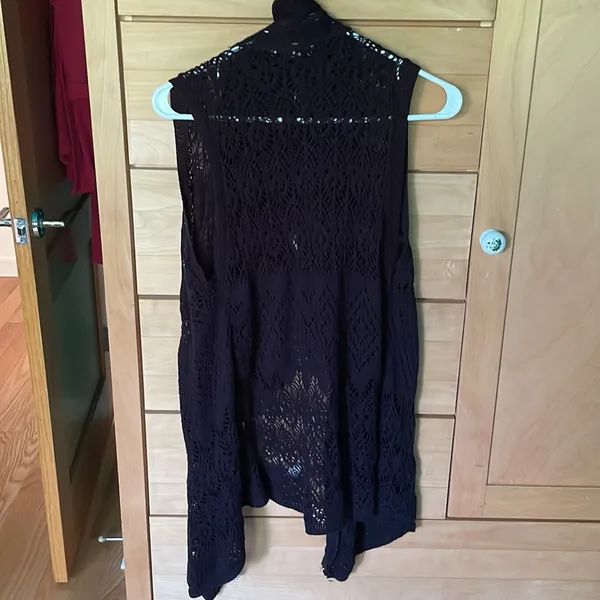 One A Black Crochet Sleeveless Sweater Vest Cardigan - Image 4