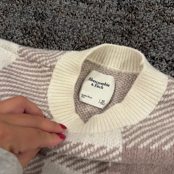Abercrombie Sweater - Image 3