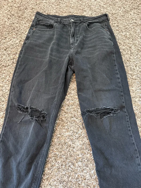 American Eagle Jeans - Image 2