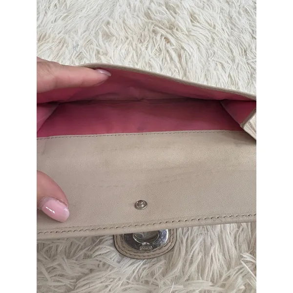 Vintage Coach Beige Leather Turnlock Wallet Clutch Foldover Billfold Card Holder - Image 7