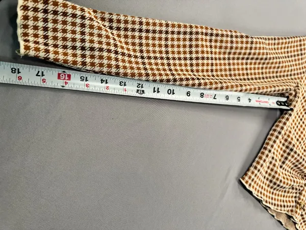 Altar'd State Brown and White Houndstooth Long Sleeve Button-Up Crop Top Medium - Image 5