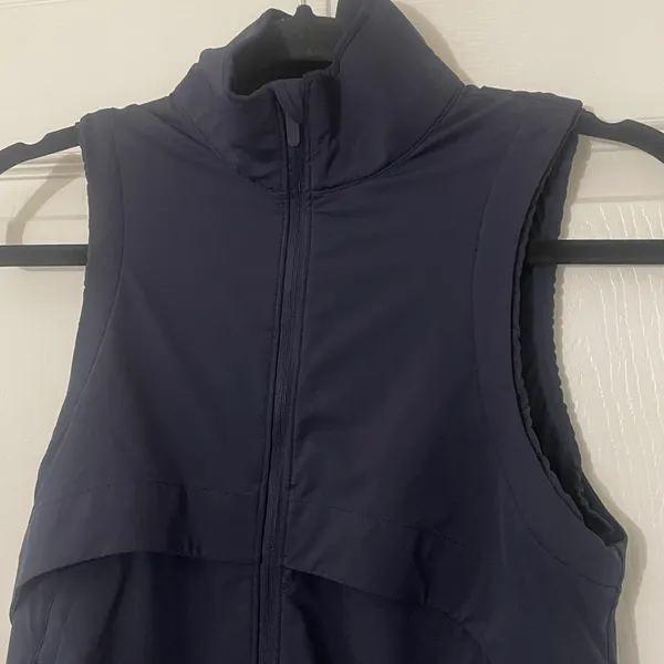 Lululemon Kicking Asphalt Vest Midnight Navy 4 Lightweight adjustable vest - Image 5