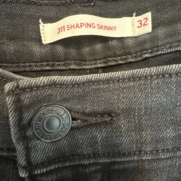 Levi’s 311 Shaping Skinny Black Denim Jeans Womens Tag 32 Measures 36‎ - Image 3