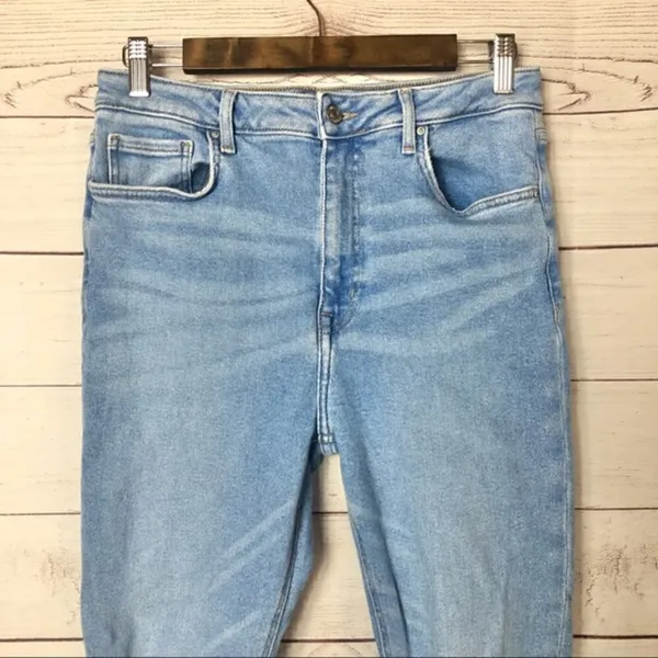 Forever 21 Light Wash Distressed‎ Knee High Rise Skinny Jeans 31 - Image 3