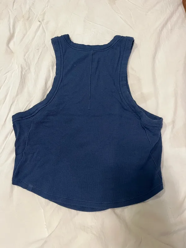 Lululemon cropped tank - Image 4