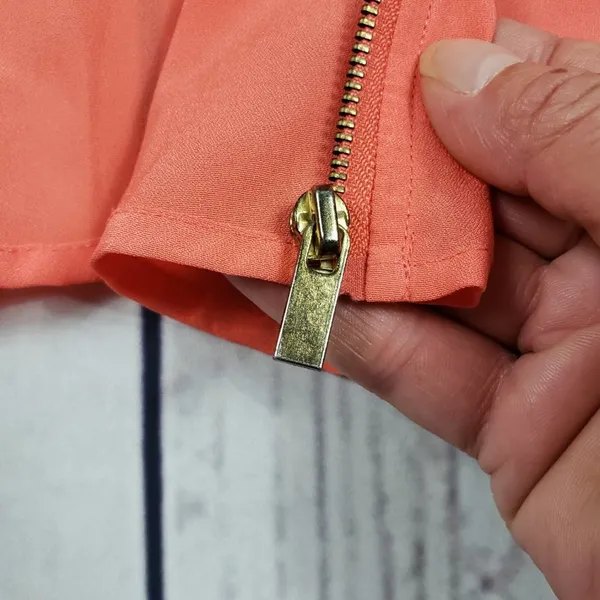 Romeo + Juliet Couture Orange Sleeveless Zippered Peplum Top Women's Size XS - Image 10