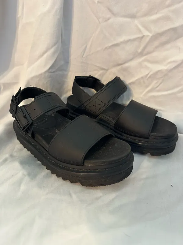 Dr. Martens Platform Sandals Black - Image 2