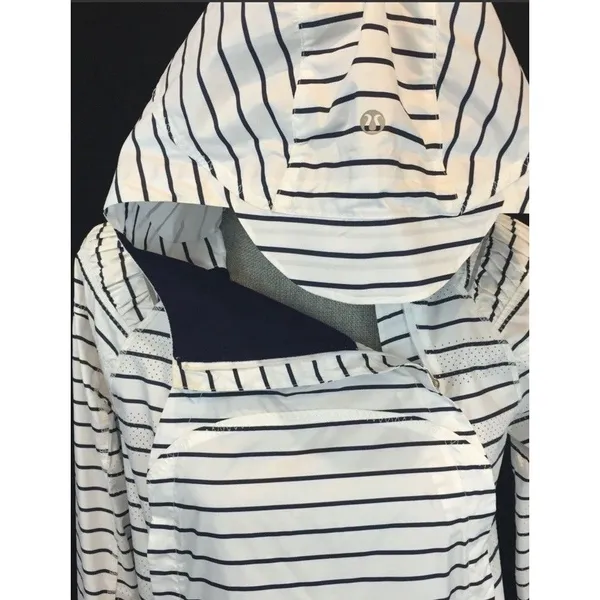 Lululemon Spring Jacket Pack & Go Pullover Quiet Stripe White Navy Women 4 Run - Image 4