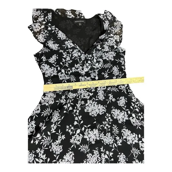 Banana Republic Elegant Ruffle Dress Black/White Floral print Size 4 Asymmetric - Image 8