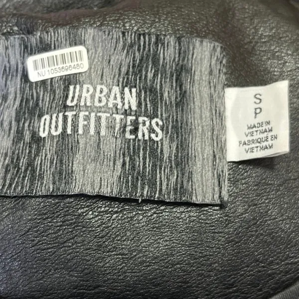 Urban Outfitters Black Faux Vegan Leather Button Up Long Coat Rain Jacket Sz S - Image 4