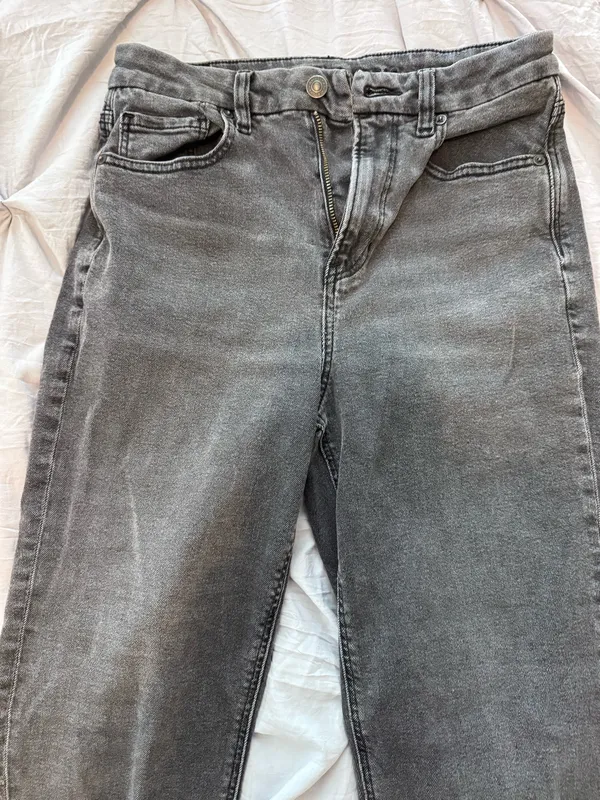 American Eagle Mom Jeans - Image 3