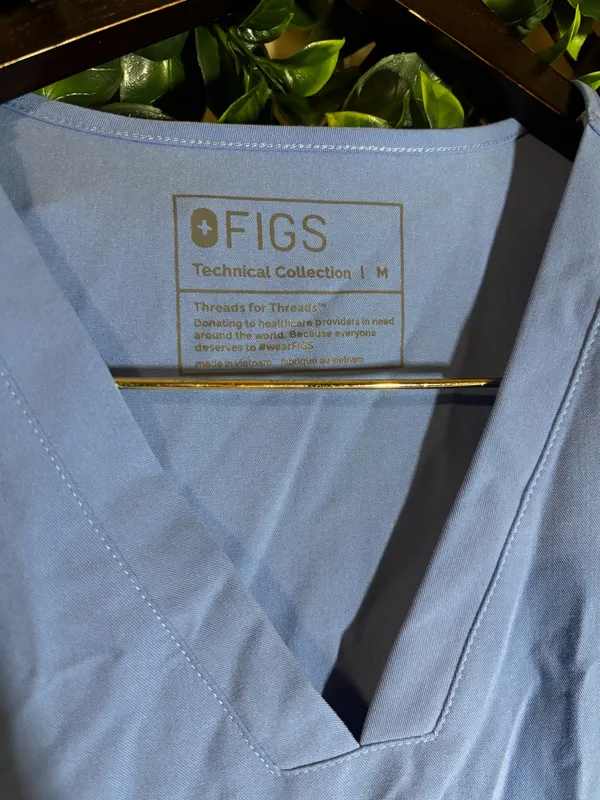 FIGS Scrub Top Technical Collection Blue size medium  - Image 4