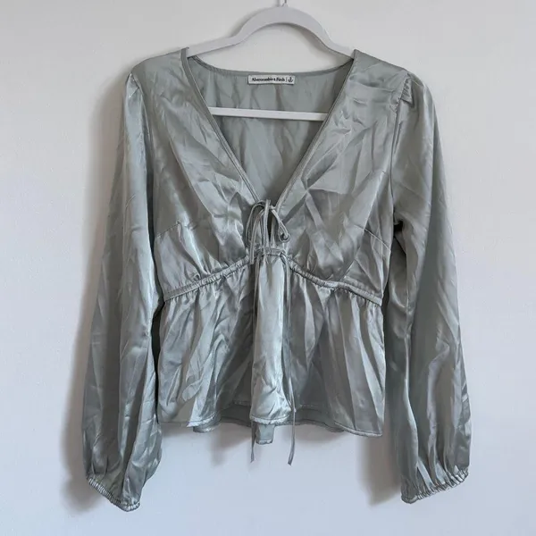 Abercrombie & Fitch Satin Tie-Up Blouse Size Small Green Blouse Top - Image 2