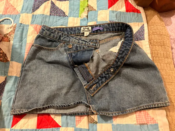 future collective denim mini skirt Blue Size 4 - Image 3