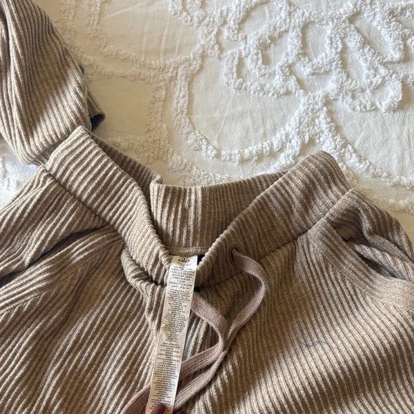 ALO Yoga Tan Ribbed Women's Hoodie Sweater and joggers - Image 2