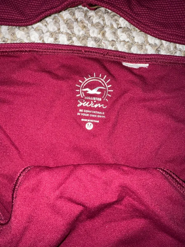 Hollister Maroon Bikini Set - Image 2