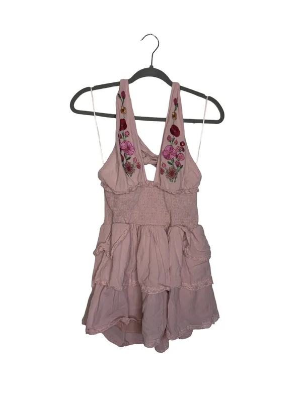 ✨ Olivaceous Size L Pink Floral Embroidered Halter Tiered Mini Dress 🌸✨‎ - Image 2