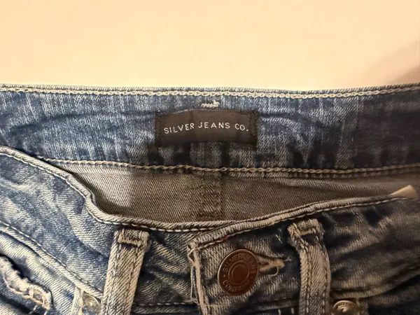 Silver Jeans - Image 2