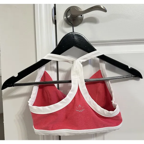 BEYOND YOGA Spacedye Outlines Sports Bra in Pink Size Medium - Image 4