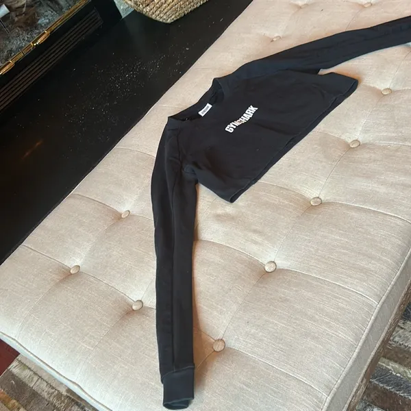 Gymshark Long Sleeve Spellout Logo Cropped Top Size Small - Image 2
