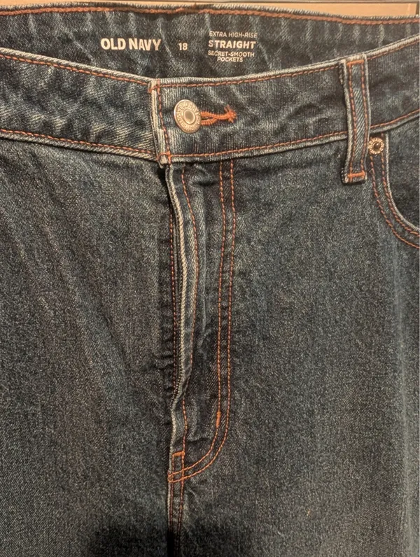 Old Navy Women’s Studded Jean - Image 3