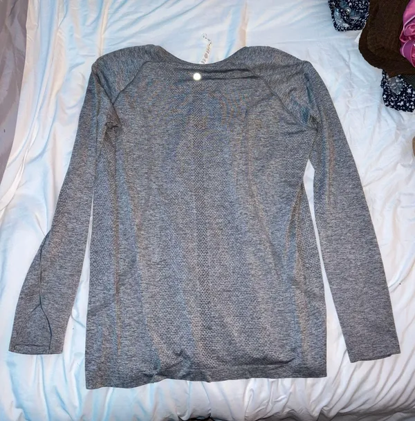 Lululemon Swiftly Tech Long Sleeve - Image 4