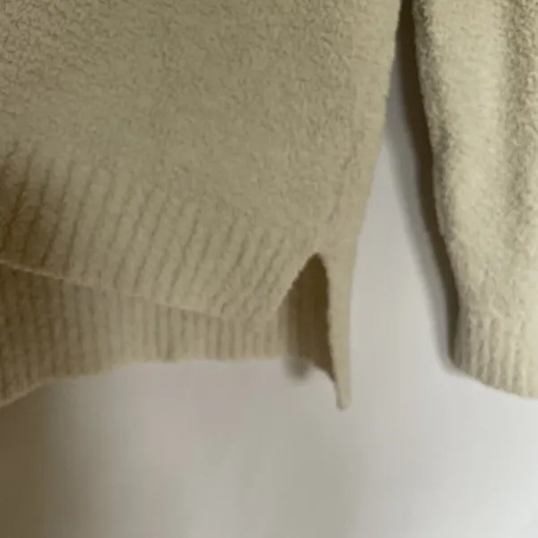 Ugg V-Neck Fleece Pullover Sweater M Cream Women Soft Knit - Image 6