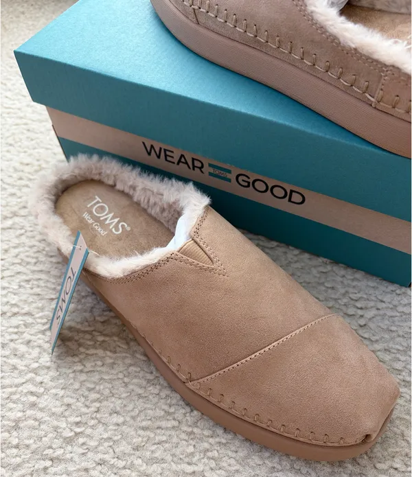 Brand New Women’s Toms Alpargata Ease Mule Mid Taupe Microsuede/Faux Fur - Image 2
