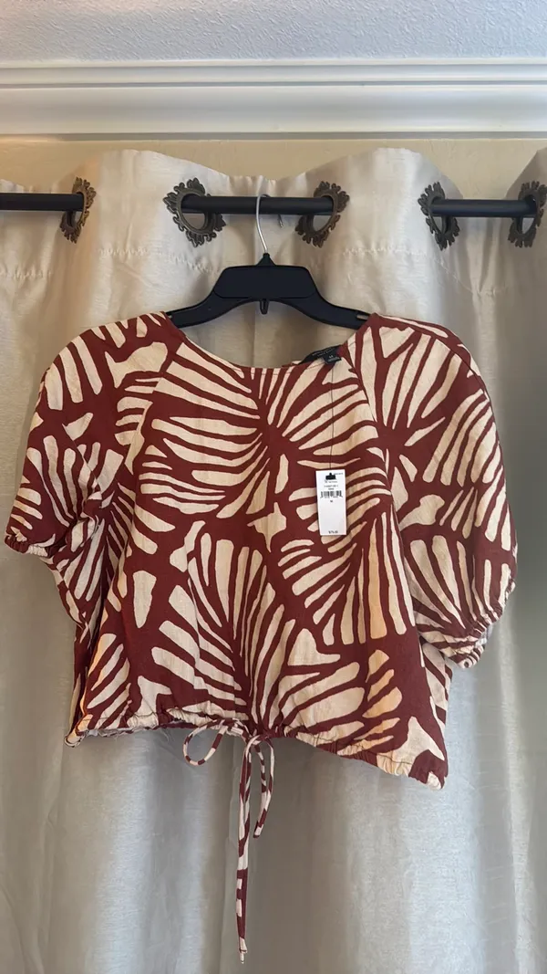 Banana Republic linen blend tied hem top - Image 2