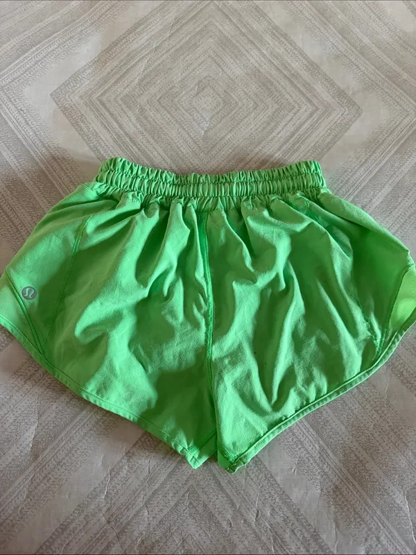 Lululemon Hotty Hot Shorts Low Rise 2.5” Lime Green Women’s Size 2 - Image 8