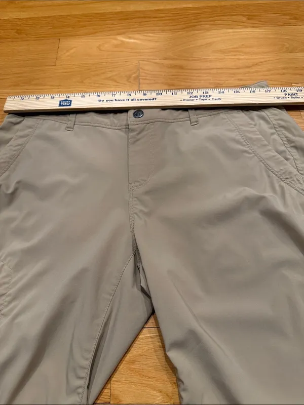Rei women’s tan shorts size 12. - Image 4