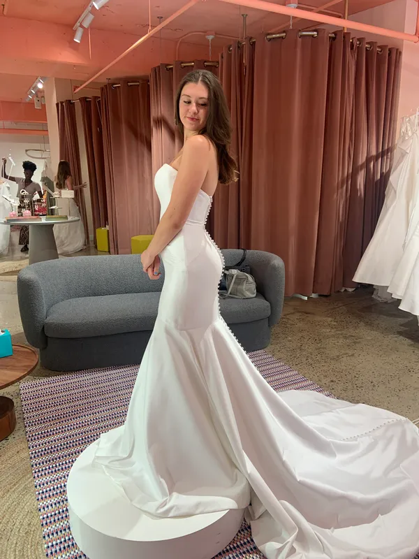 Vow’d Wedding Dress White Size 4 - Image 3