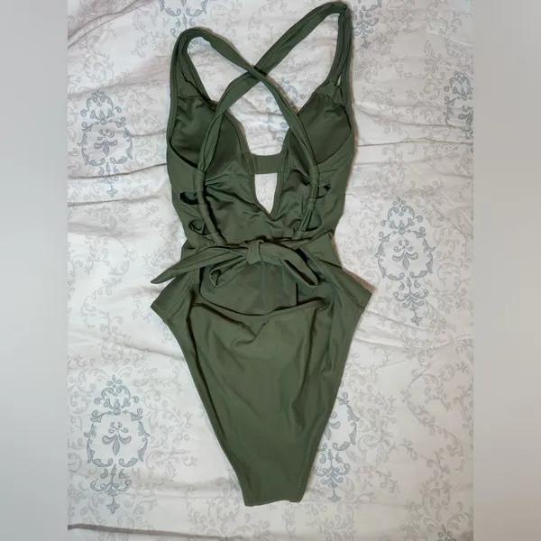 CUPSHE Women One Piece Swimsuit Deep V Neck Strappy Swimwear Bathing suit‎ small - Image 4