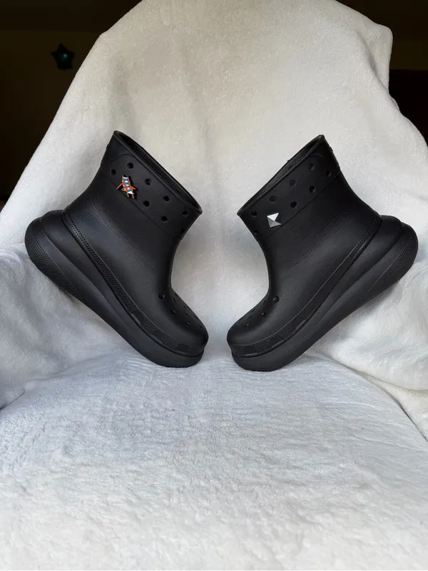 Crocs Unisex Crush Ankle Boots M6 / W 8 With Charms - Image 8