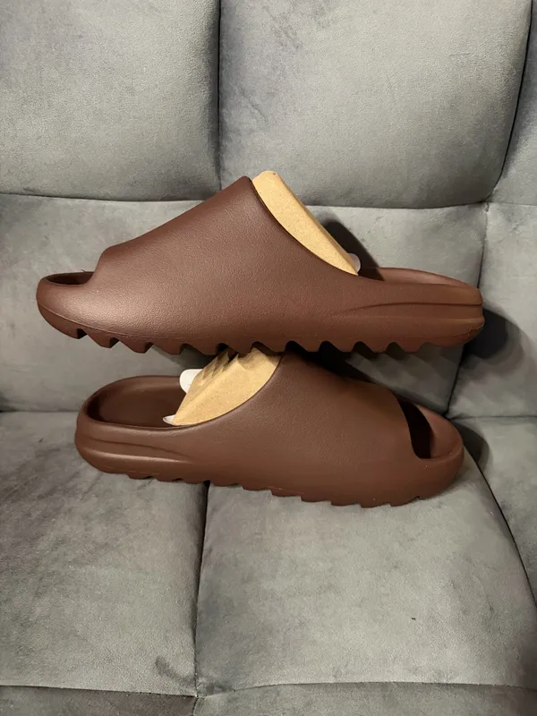 Yeezy Slides YS-01 Fudge US Size 13M/14W New with Original Bag not a box - Image 3