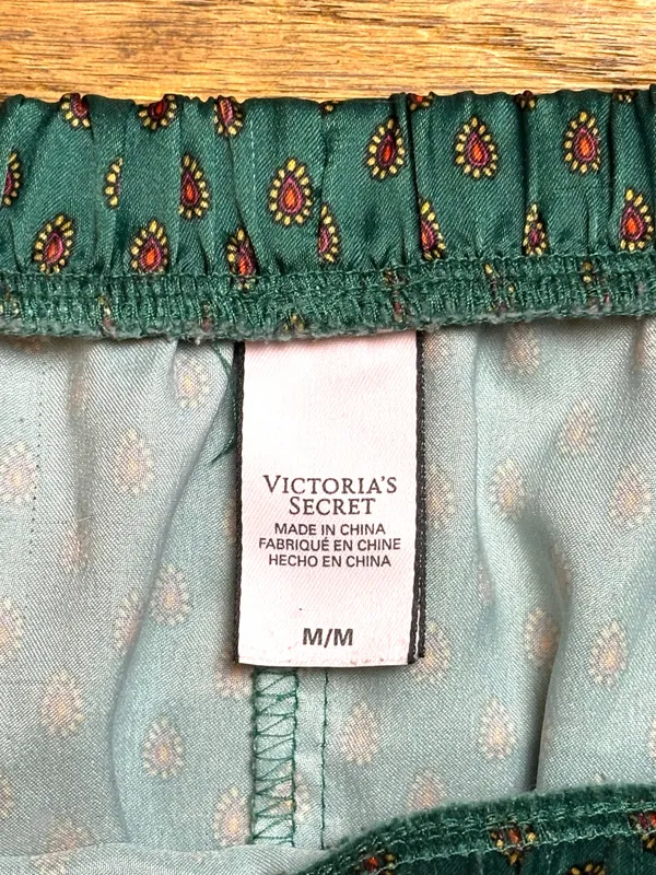 Victoria's Secret Women's Medium Green Silky Sleepwear Pajama Shorts Y2K Comfy - Image 5