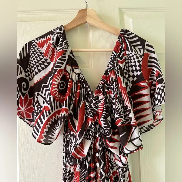 👗🌟Anthropologie Tiered Maxi Dress XS Boho Cutout Flutter Sleeve Red Black Print - Image 8