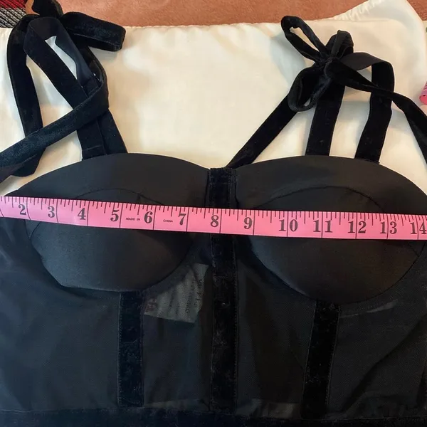 Sincerely Jules black crop top - Image 4