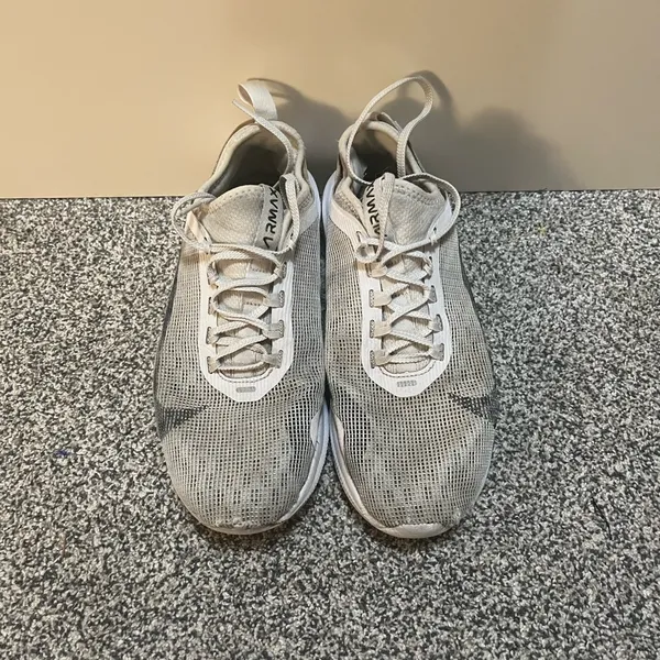Nike Women's White and Gray Sneakers - Image 2