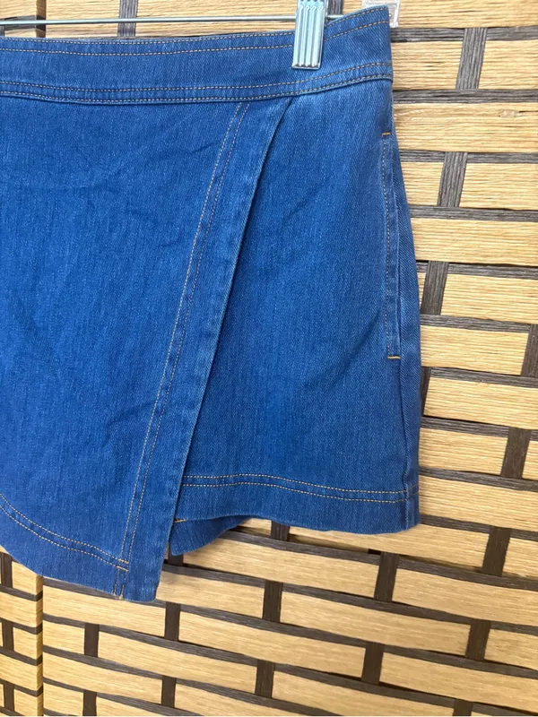 Halara denim skirt size XS - Image 3
