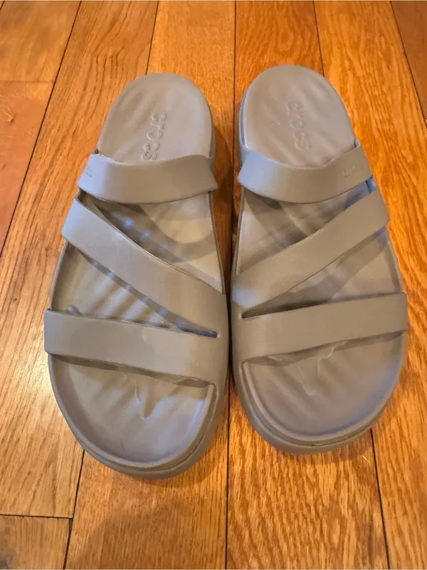 Crocs Women's Getaway Strappy Sandals – Truffle Brown – Size 11 NWOT - Image 2