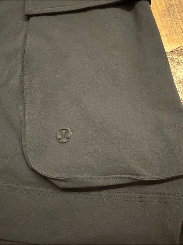 LULU🍋 Relaxed Fit Super Hi Rise‎ Cargo Shorts - Image 3