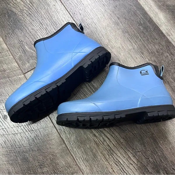 Rare Sorel Flood Plain Chukka Rubber Rain Boots Size 5 Blue and Black Waterproof - Image 5