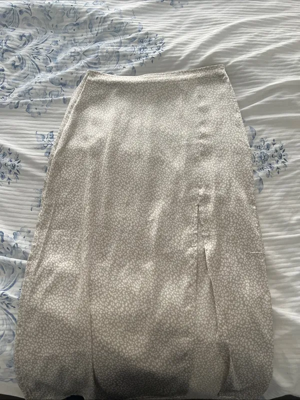 Abercrombie & Fitch Cream Printed Pencil Skirt - Image 2