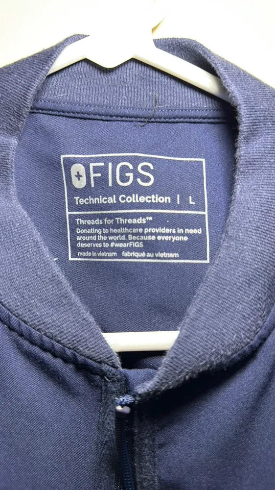 FIGS Bellery Scrub Jacket for Women — 7 Pockets, Bomber-Inspired Fit size Large - Image 9