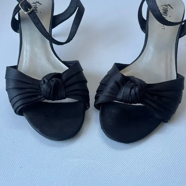 Fioni Nights Satin Kitten Heel Sandals Womens Size 8.5 Strappy Y2K Glam Cocktail - Image 2