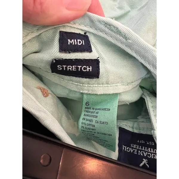 American Eagle Midi‎ Stretch Shorts mint green women’s 6 - Image 4