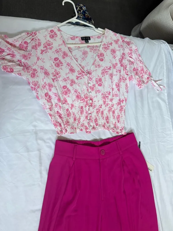 J for Justify High-Waist Wide-Leg Pants in Fuchsia - Image 3