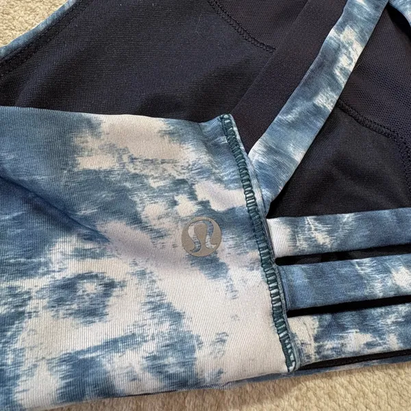 Lululemon On Your Way Sports Bra Women 8 Blue‎ White Tie Dye Luxtreme Activewear - Image 6