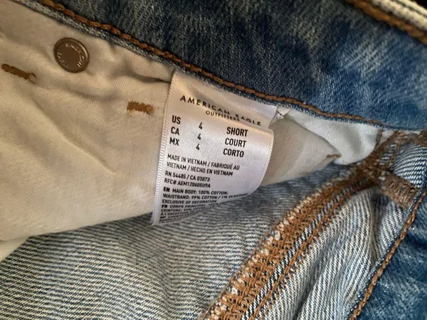 American Eagle Mom Jeans - Image 4